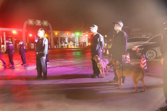 隆回公安第一次夜间清查行动，共出动警力879人次