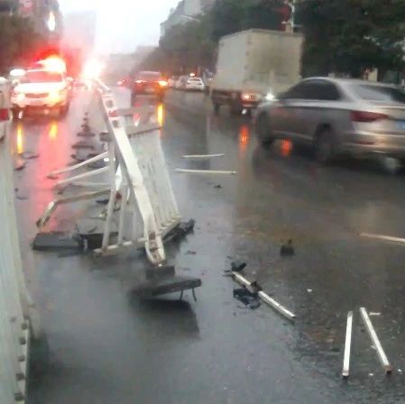 隆回一司机醉驾肇事欲逃逸，被路过市名民抓到！