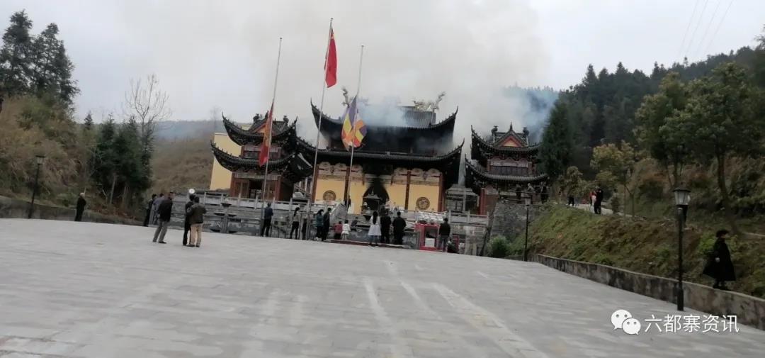 隆回一庵院发生火灾，现场火势凶猛，损失非常大