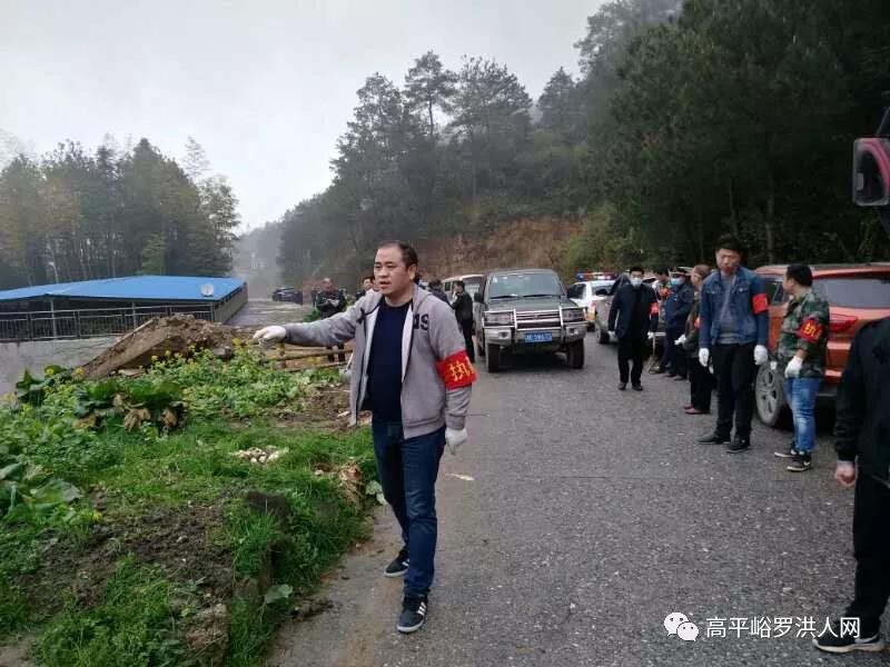 隆回这路边种的农作物被清理了！来了好多执法人员