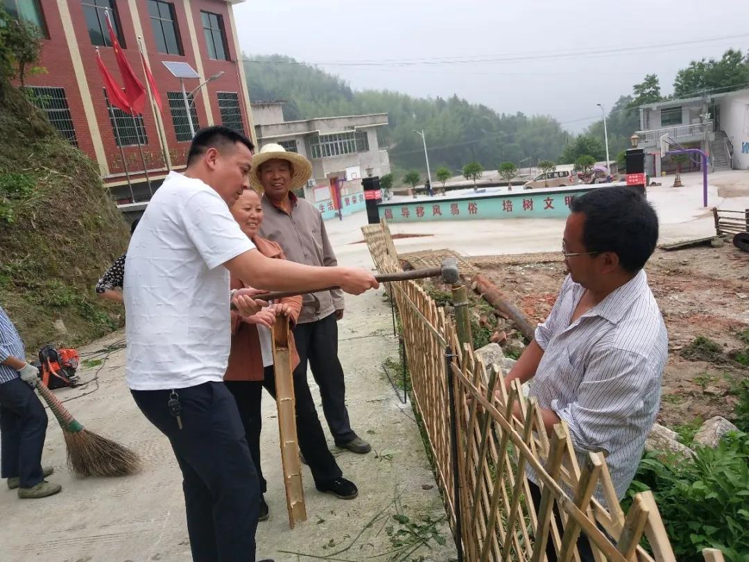 隆回鸭田镇大水洞村，用小小竹篱笆，围出美丽乡村新颜值！