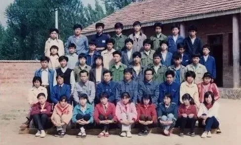 在隆回，我们小时候开学都是这样的！差点看哭了…