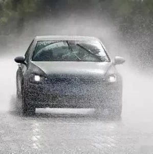 来看看隆回某奥迪车驾驶员的“神操作”！结果……