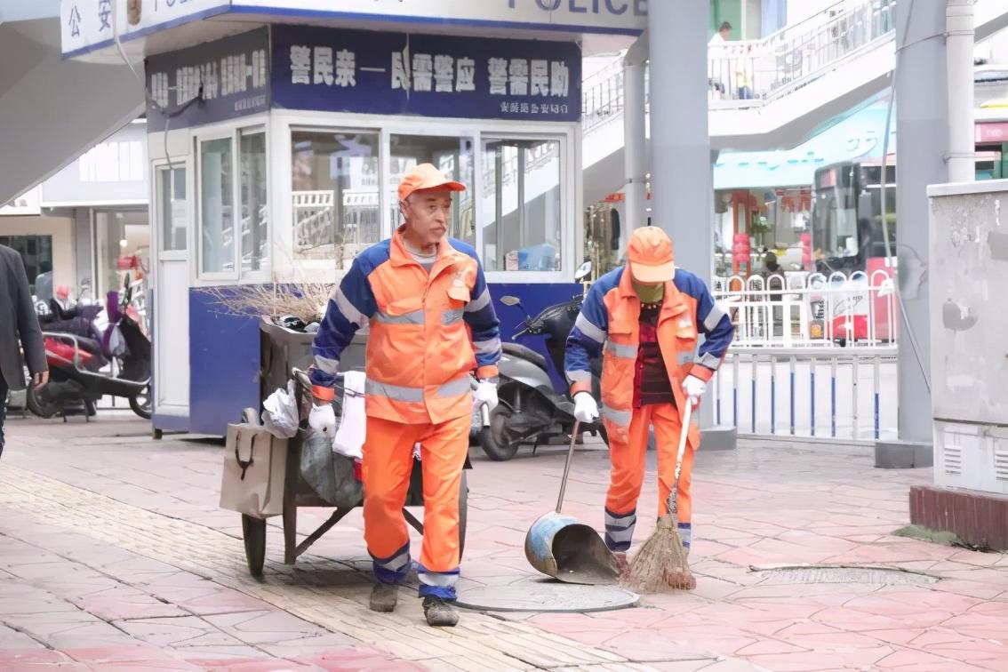 十年环卫人，风雨同舟路，安岳这对“环卫夫妻”的故事太感人了