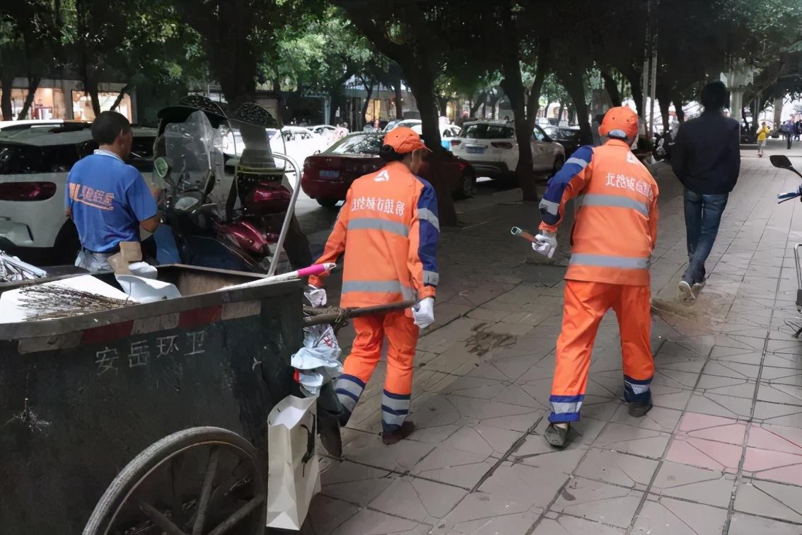 十年环卫人，风雨同舟路，安岳这对“环卫夫妻”的故事太感人了